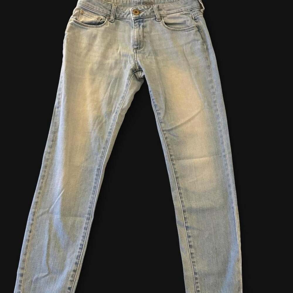 DL1961 DLX Hybrid Jeans Size 27 Light Wash Denim